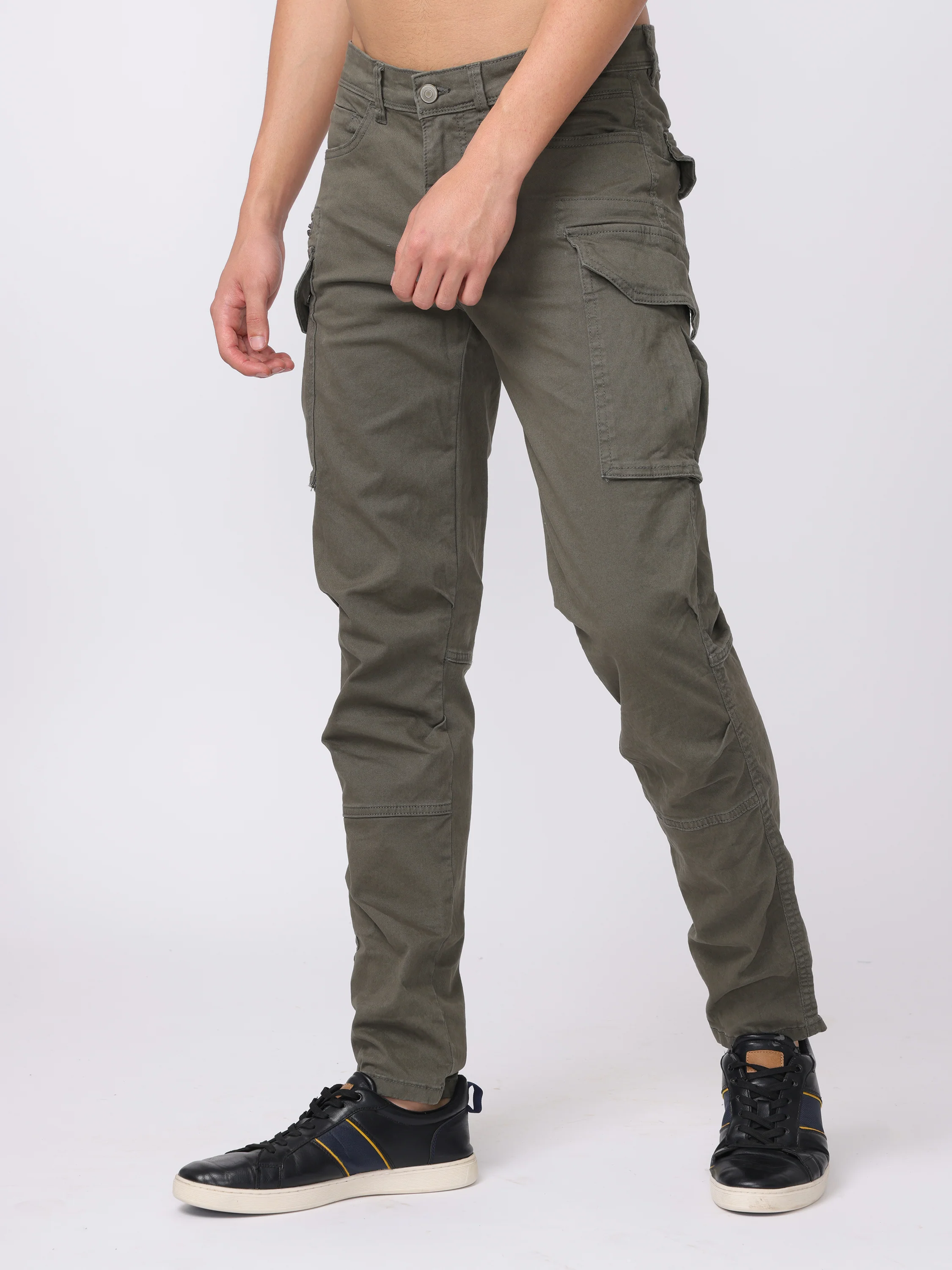 Men Olive Regular Fit Cargo Pants - Image 5