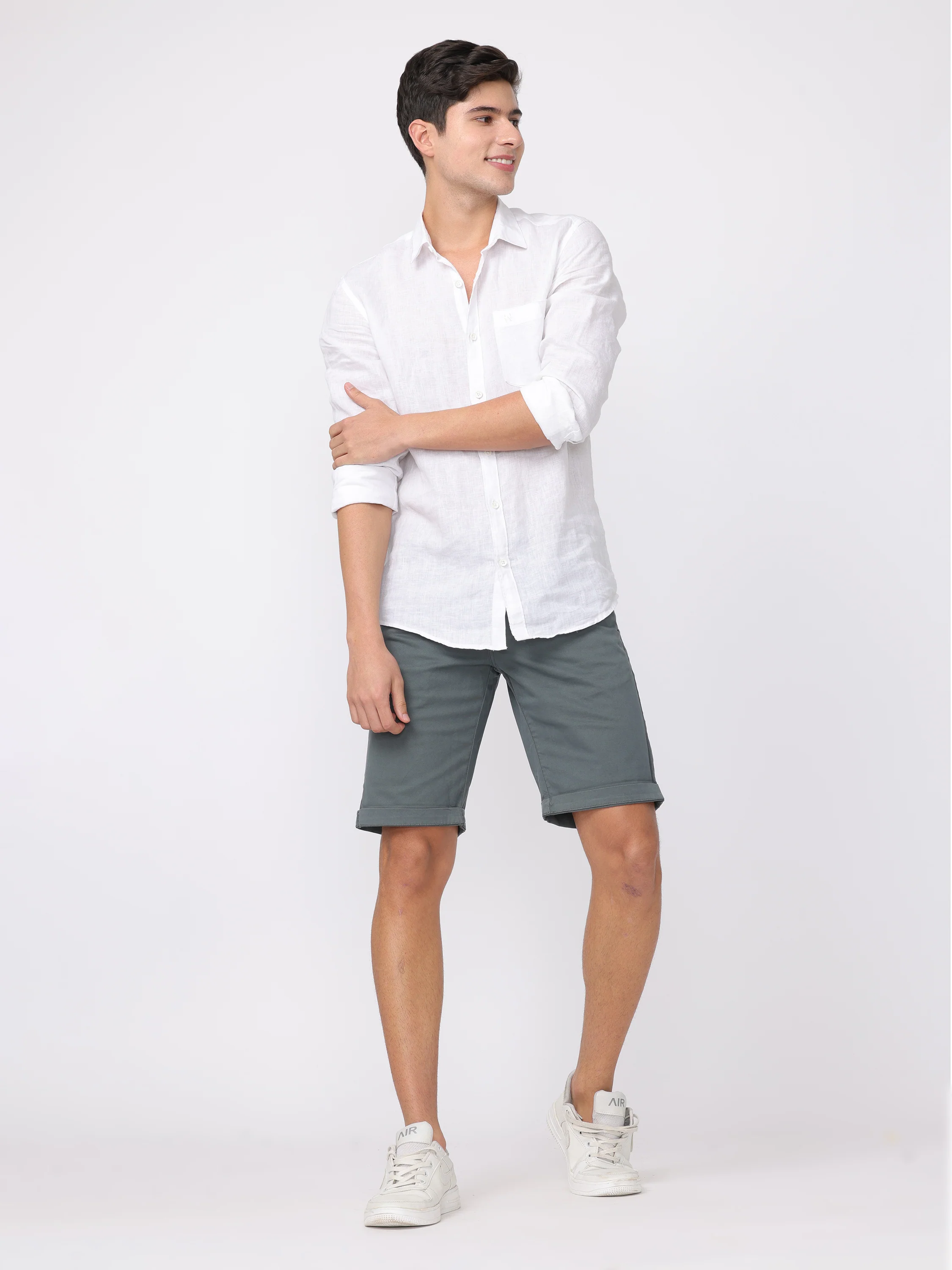 Men Olive Regular Fit Shorts - Image 2