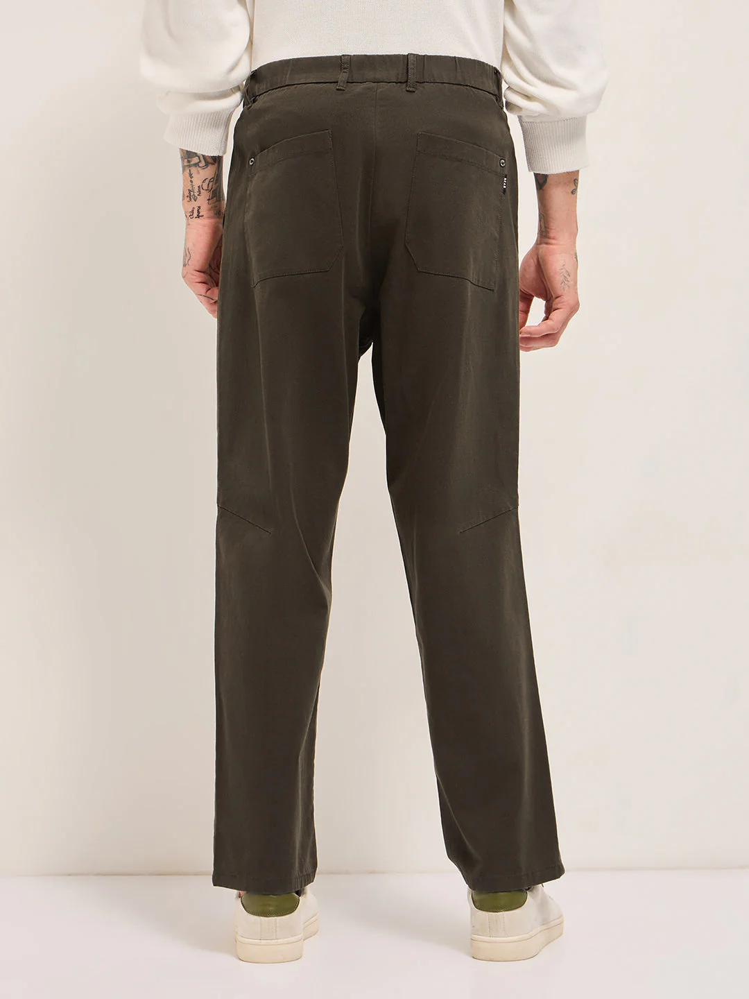 Men Olive Solid Baggy Fit Casual Trouser - Image 2