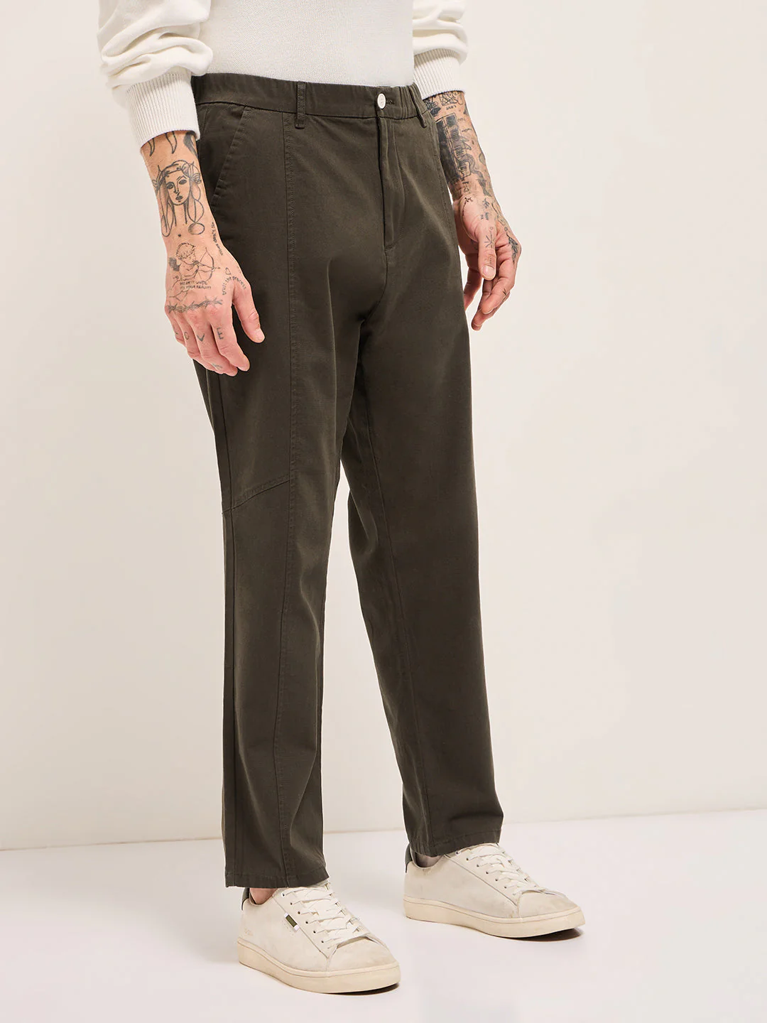 Men Olive Solid Baggy Fit Casual Trouser - Image 3