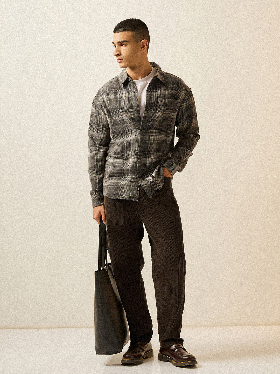 Men Olive Solid Baggy Fit Corduroy Cotton Pant - Image 4