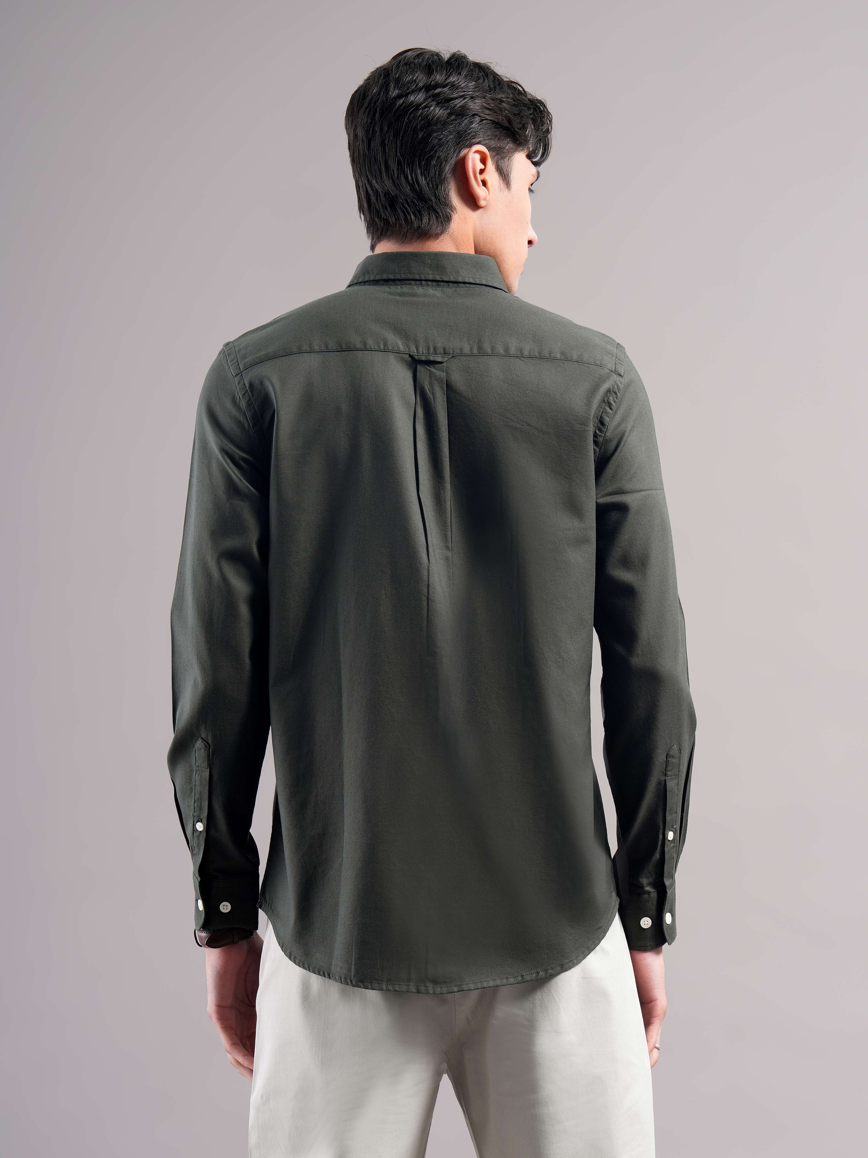 Men Olive Solid Casual Shirt - Image 2