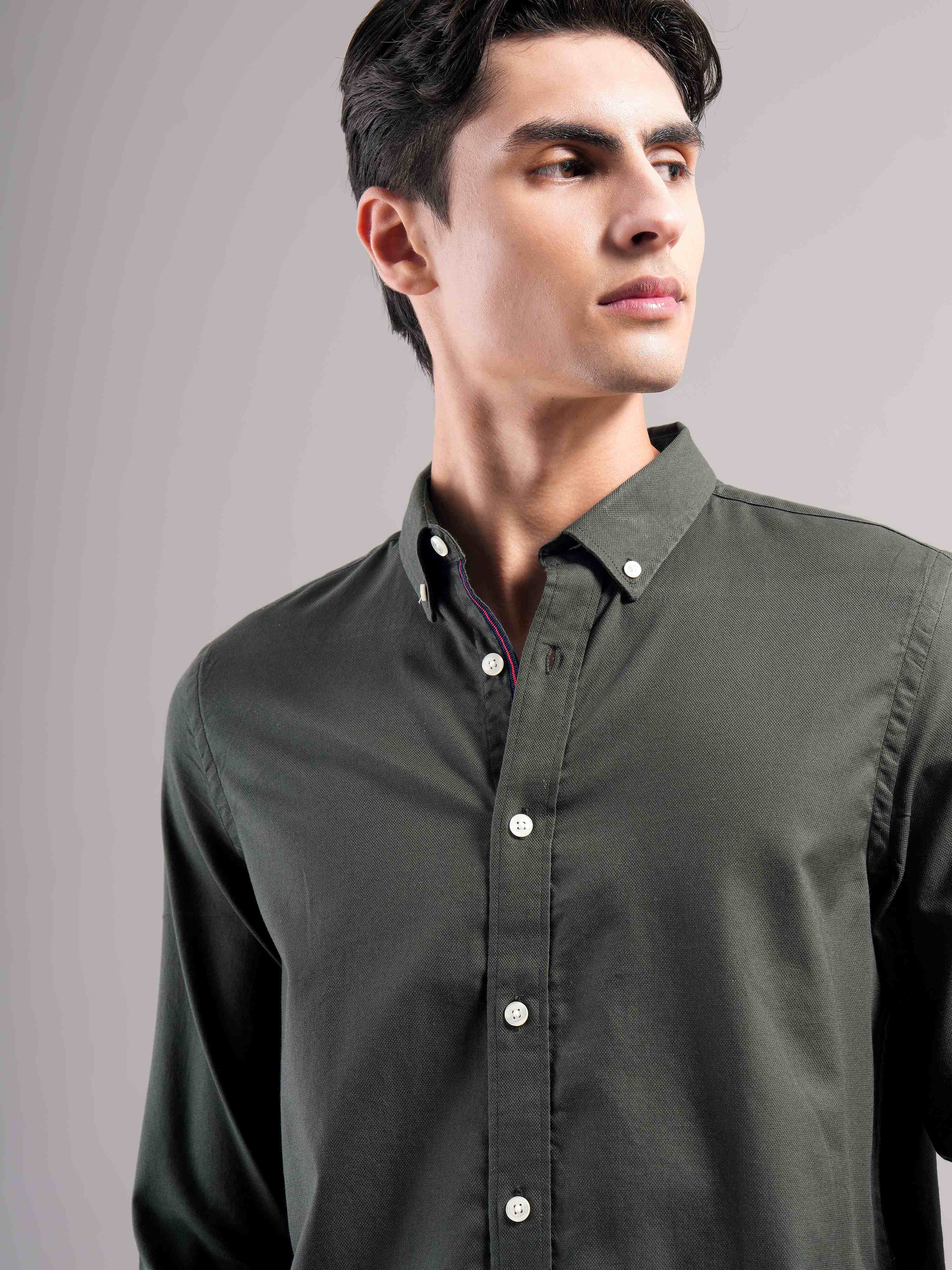 Men Olive Solid Casual Shirt - Image 3