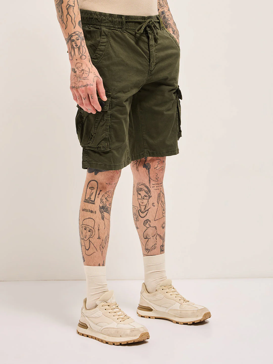 Men Olive Solid Cotton Cargo Shorts - Image 3