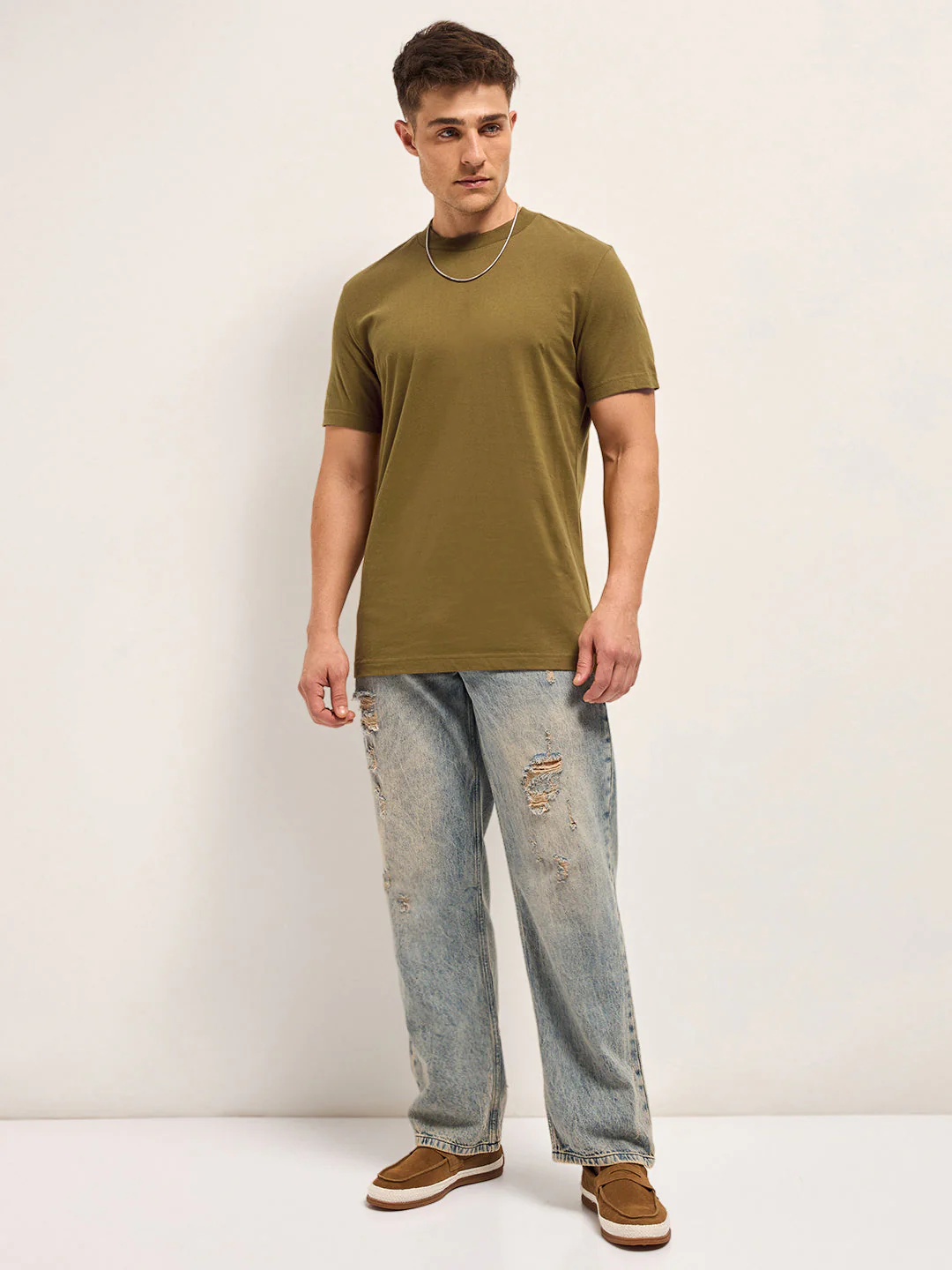 Men Olive Solid Crew Neck Regular Fit T-Shirt - Image 4