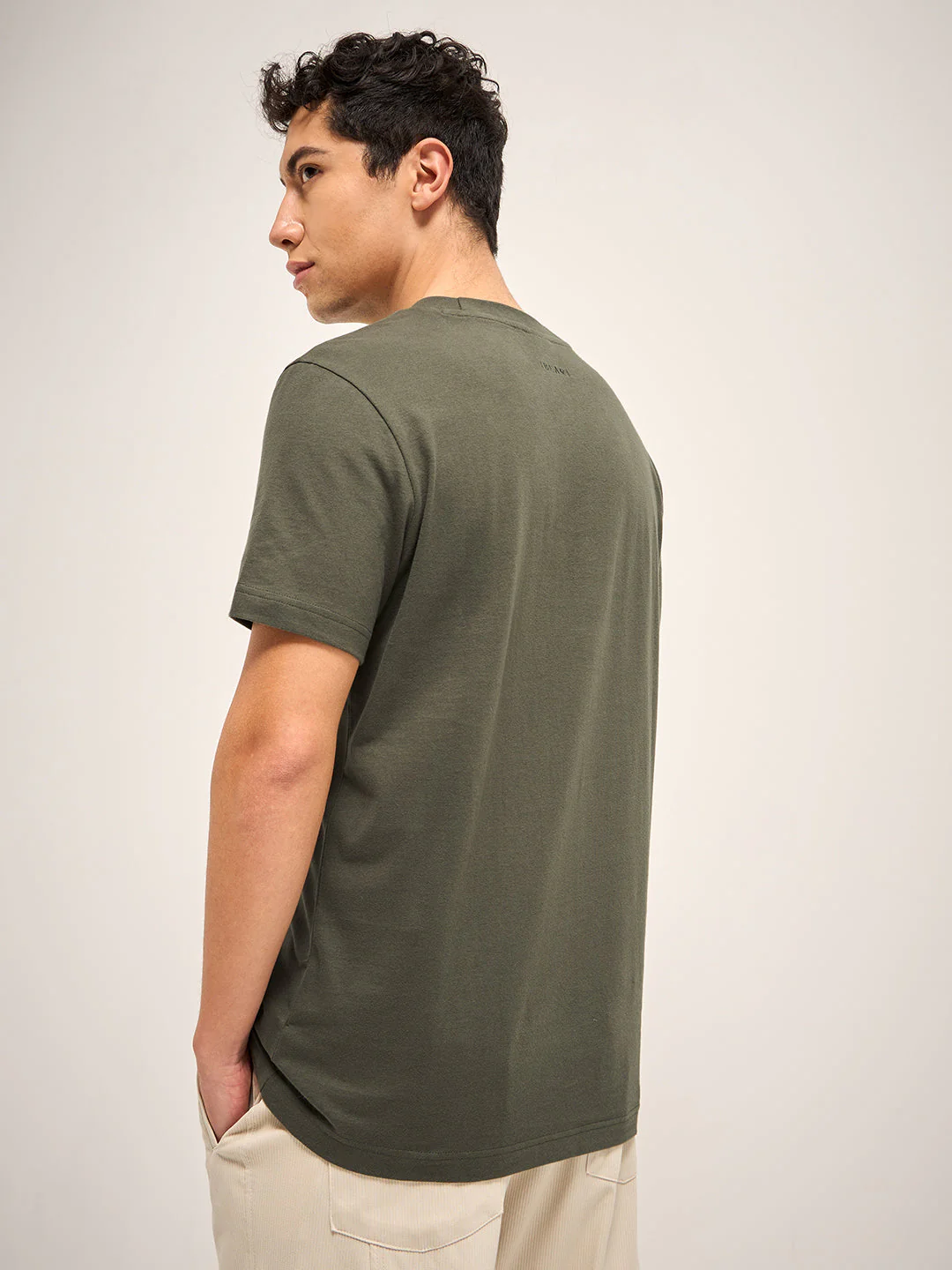 Men Olive Solid Crew Neck Relax Fit T-Shirt - Image 2