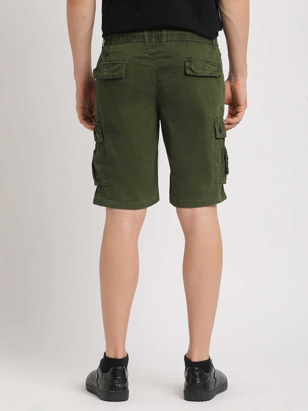 Men Olive Solid Regular Fit Cotton Cargo Shorts - Image 4
