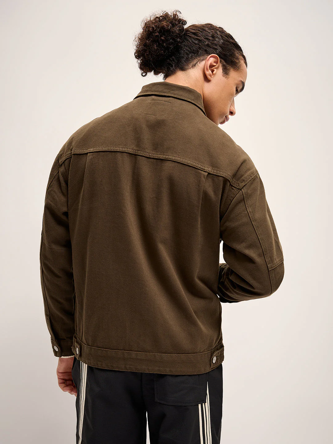 Men Olive Solid Regular Fit Denim Jacket - Image 2
