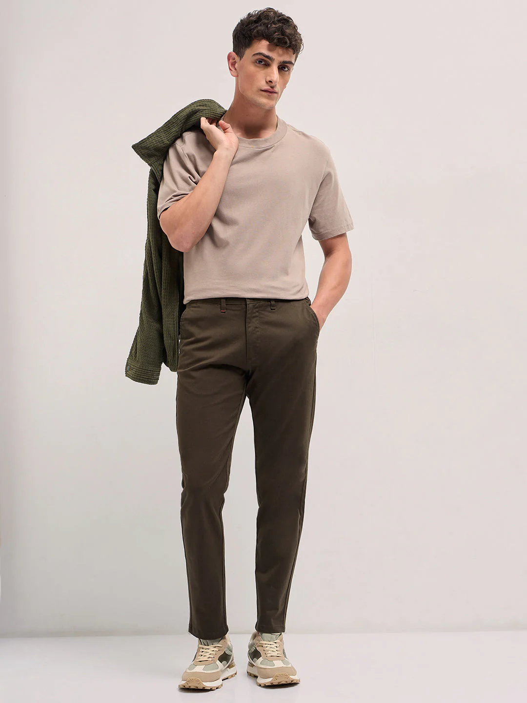 Men Olive Solid Slim Fit Casual Chino Trouser - Image 4