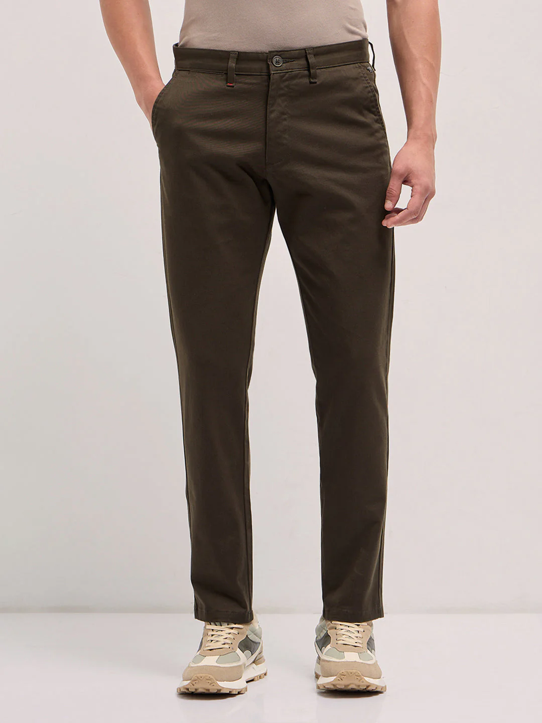 Men Olive Solid Slim Fit Casual Chino Trouser - Image 7
