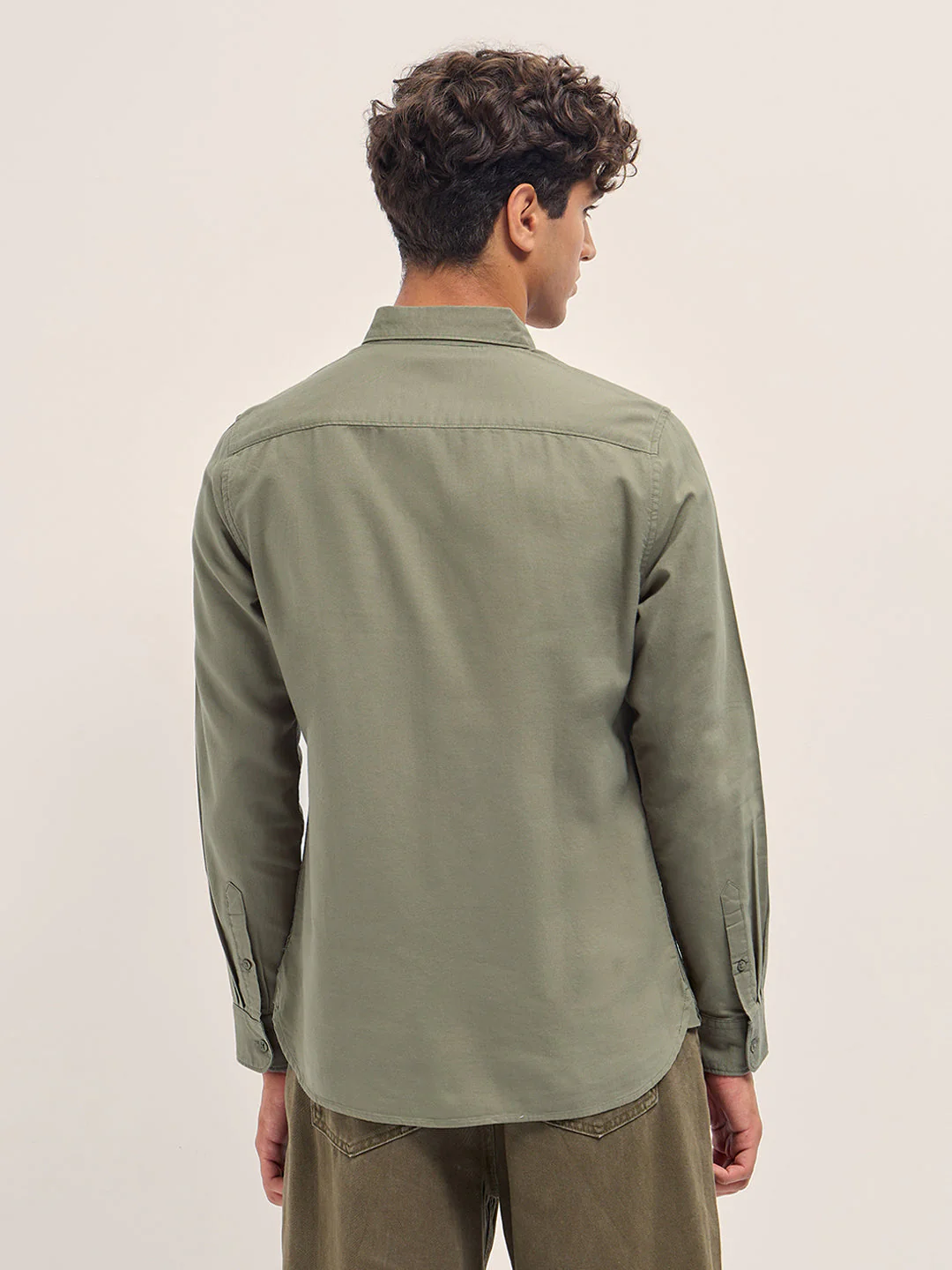 Men Olive Solid Slim Fit Casual Shirt - Image 2