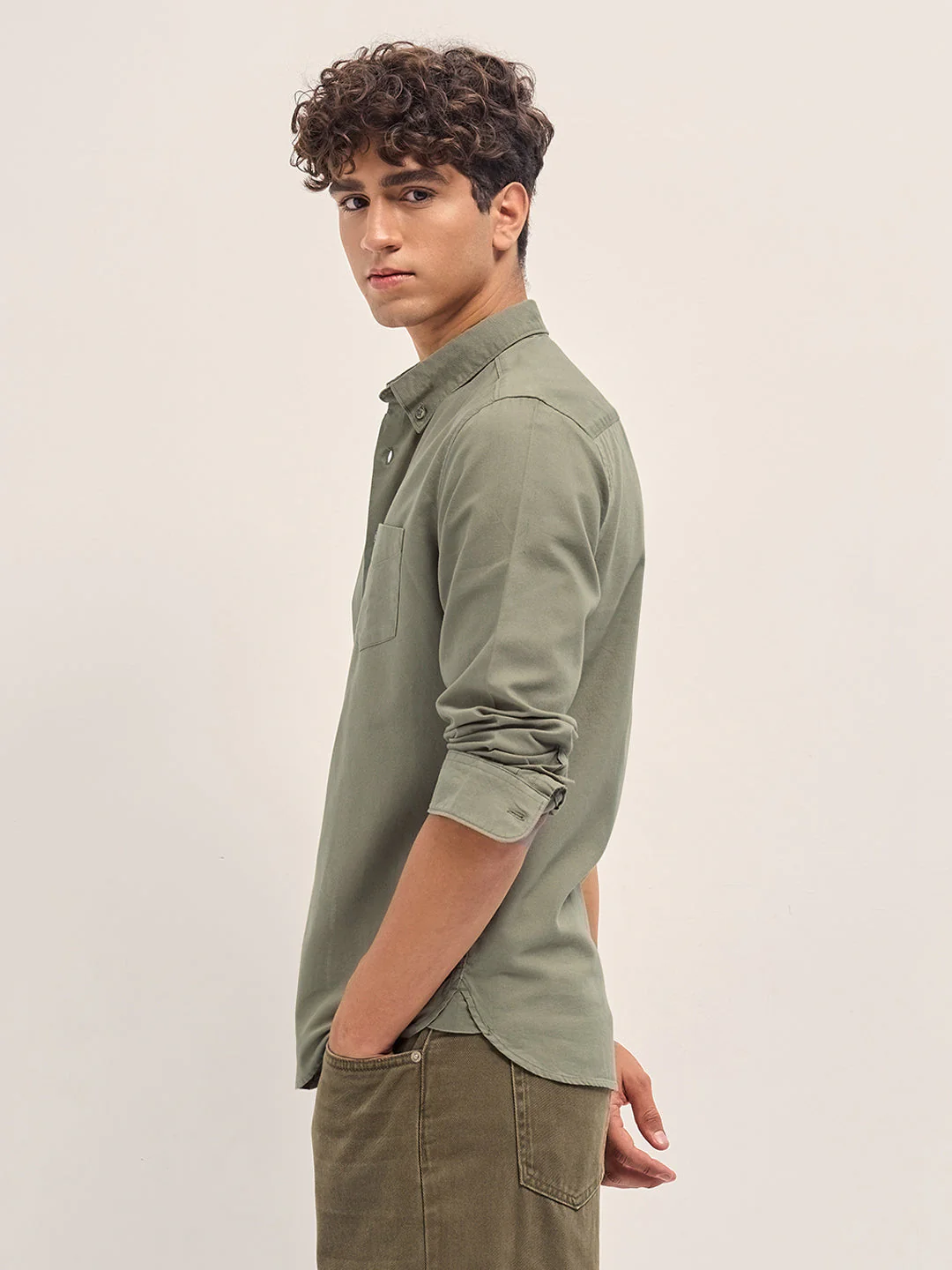 Men Olive Solid Slim Fit Casual Shirt - Image 3