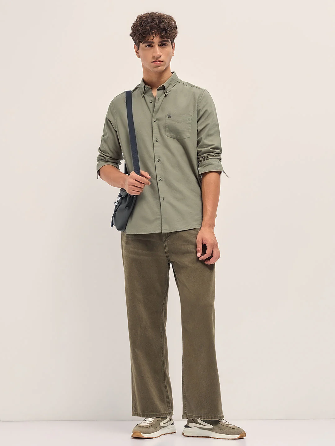 Men Olive Solid Slim Fit Casual Shirt - Image 4