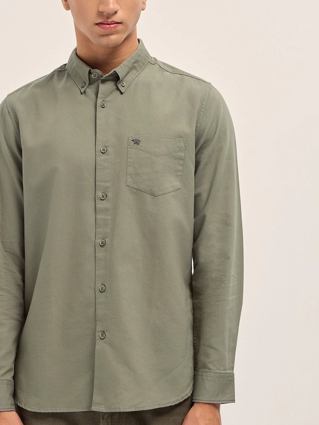 Men Olive Solid Slim Fit Casual Shirt - Image 7