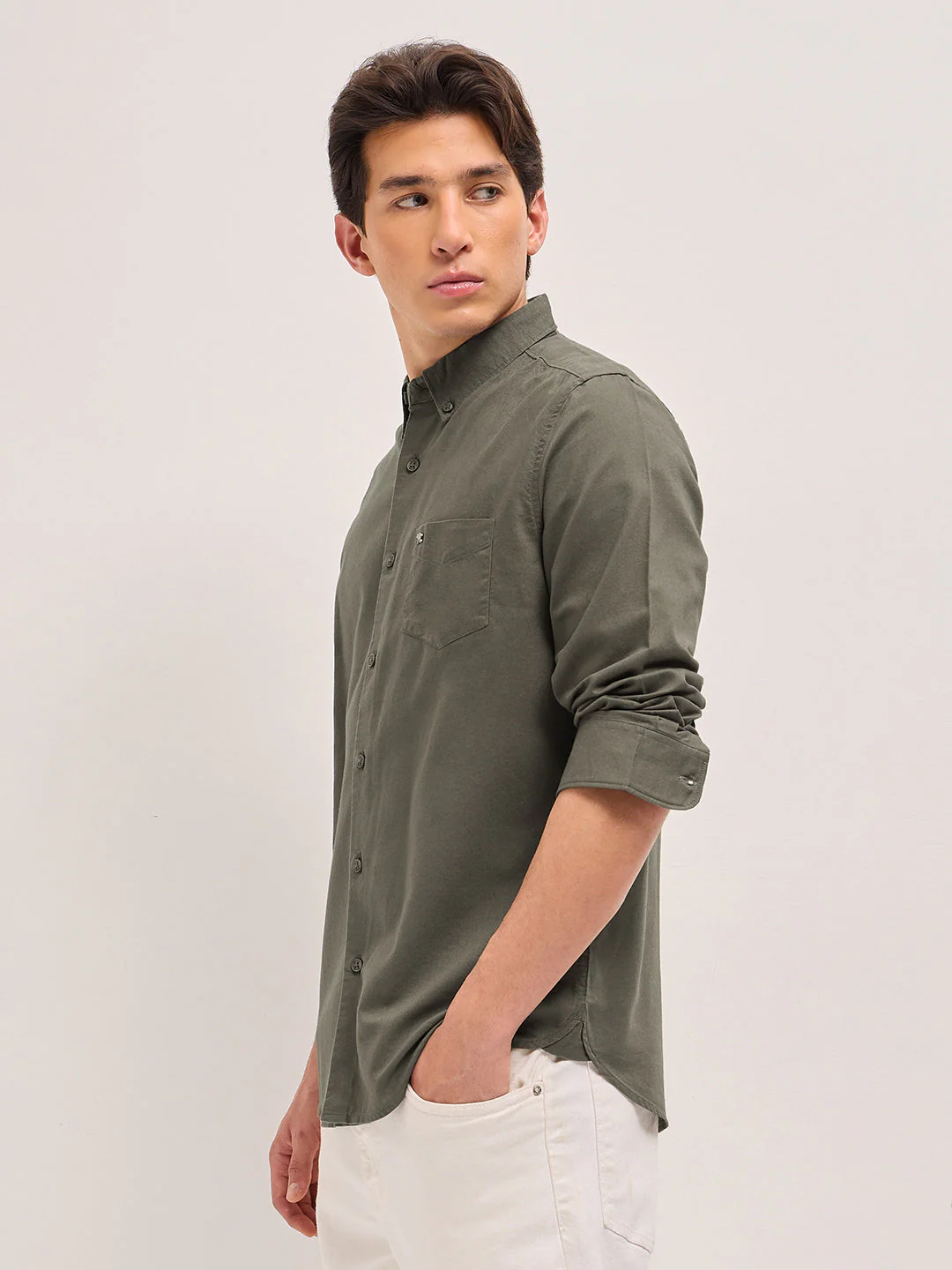 Men Olive Solid Slim Fit Casual Shirt - Image 3