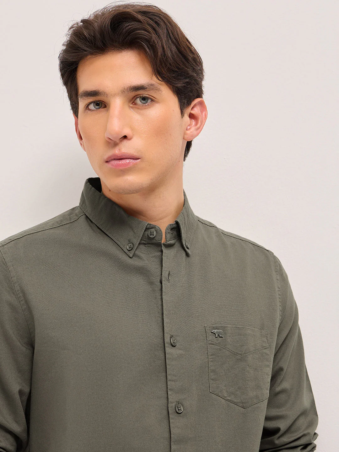 Men Olive Solid Slim Fit Casual Shirt - Image 5