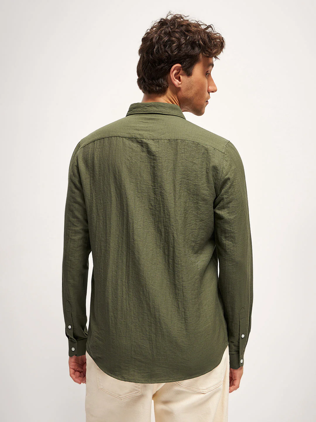 Men Olive Solid Slim Fit Casual Shirt - Image 2