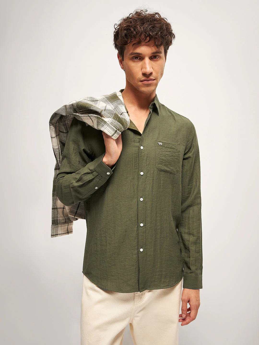 Men Olive Solid Slim Fit Casual Shirt - Image 5