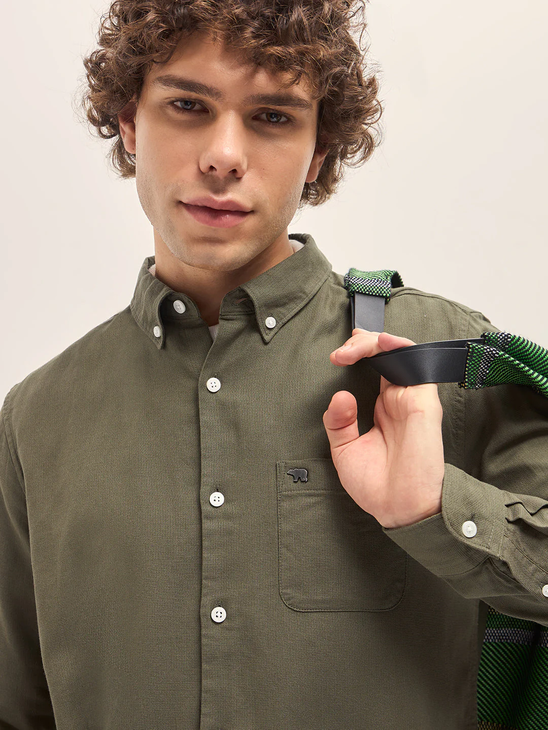 Men Olive Solid Slim Fit Casual Shirt - Image 5