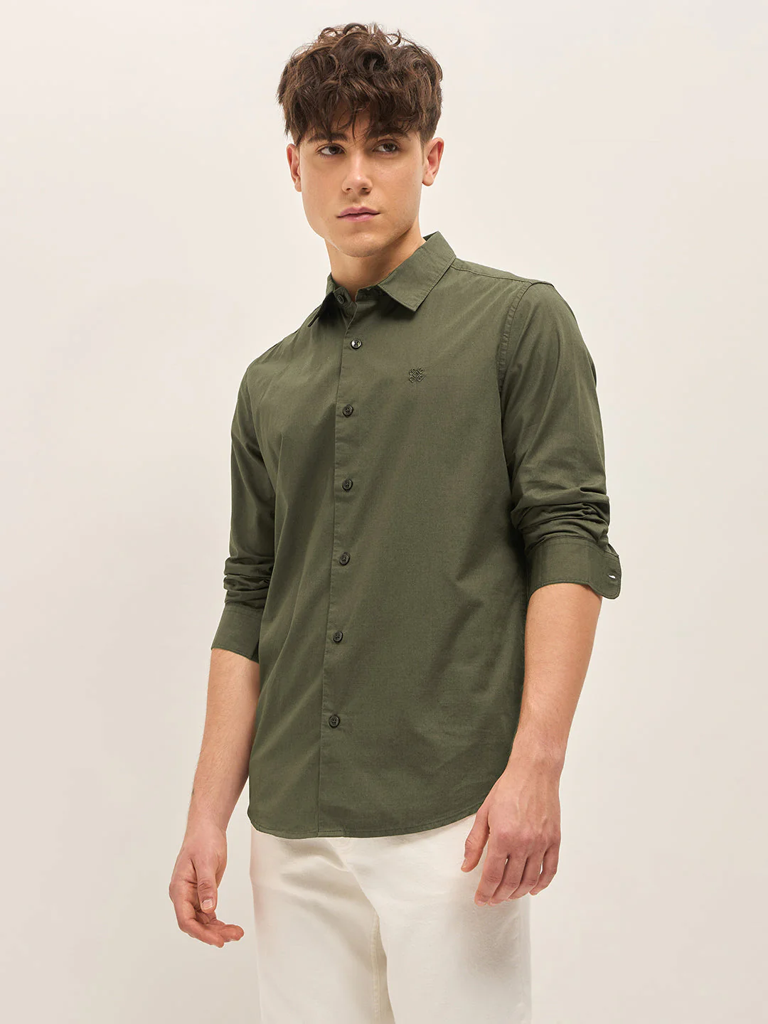 Men Olive Solid Slim Fit Casual Shirt - Image 3