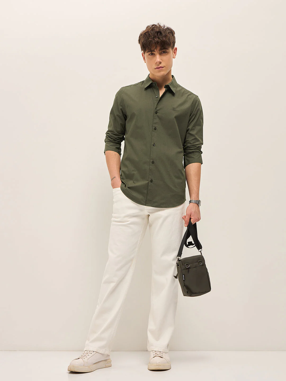 Men Olive Solid Slim Fit Casual Shirt - Image 4
