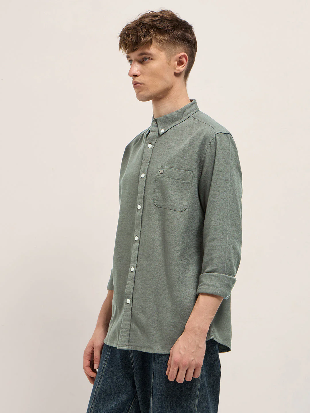 Men Olive Solid Slim Fit Cotton Casual Shirt - Image 3