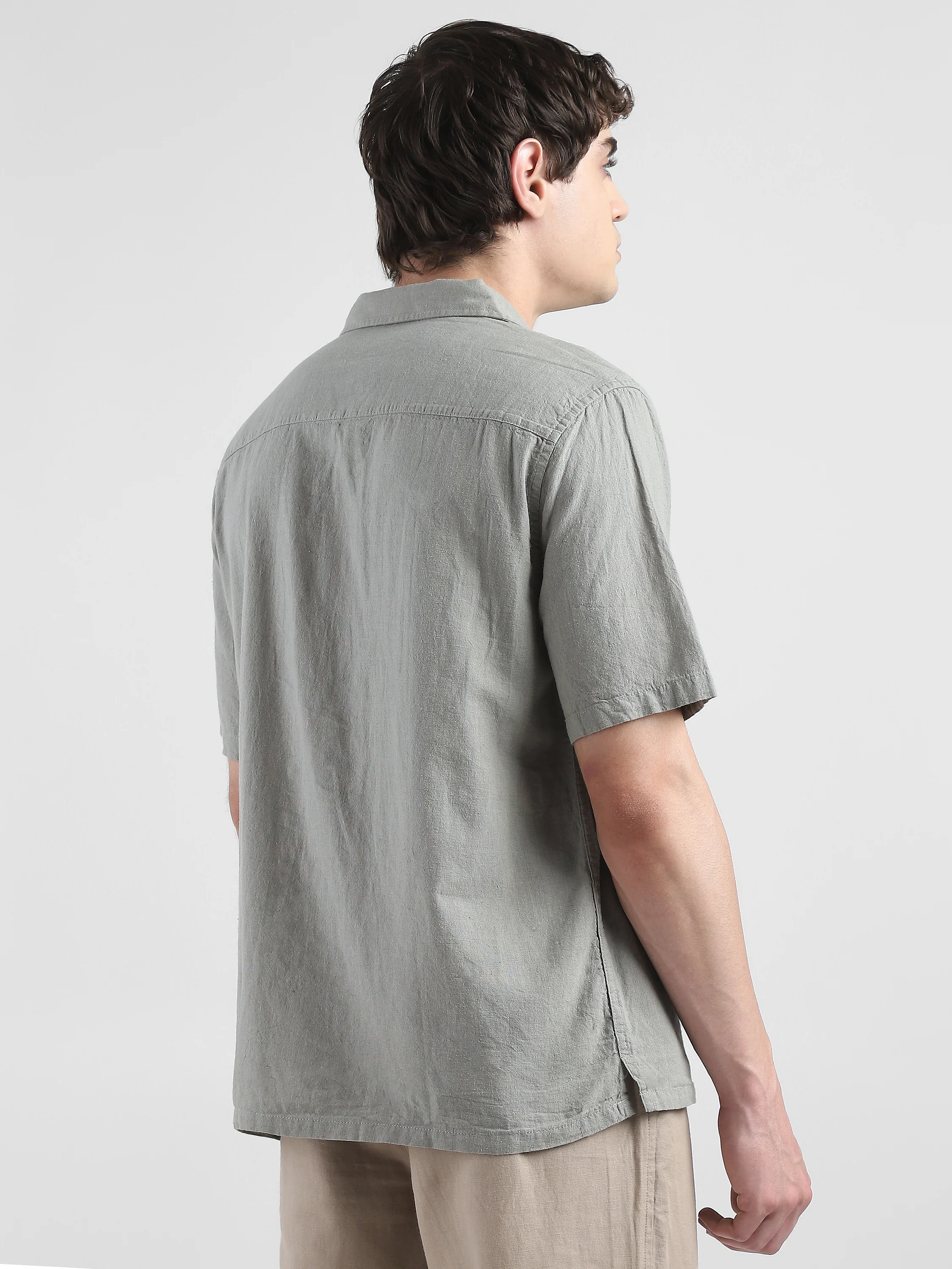 Men Olive Spread Collar Cotton Blend Shirt - Image 4