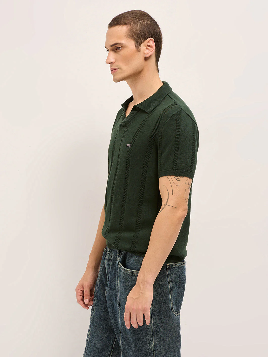 Men Olive Textured vertical knit stripes Slim Fit Polo - Image 3