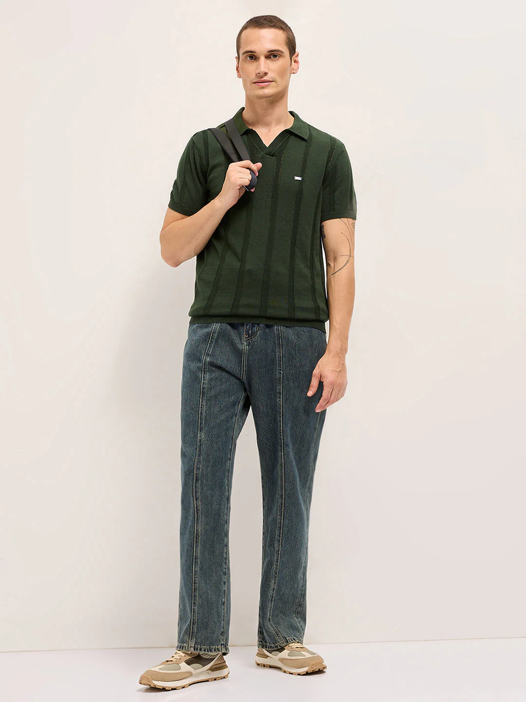 Men Olive Textured vertical knit stripes Slim Fit Polo - Image 4