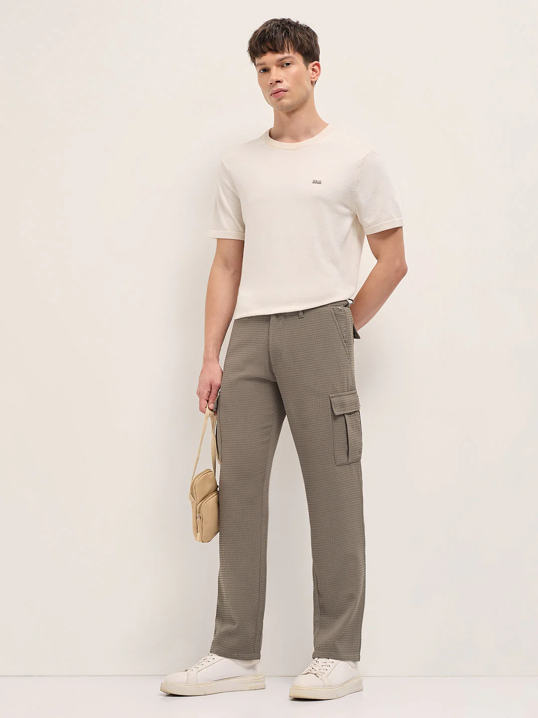 Men Olive Textured Waffle Weave Straight Fit Cargo Pants - Image 4