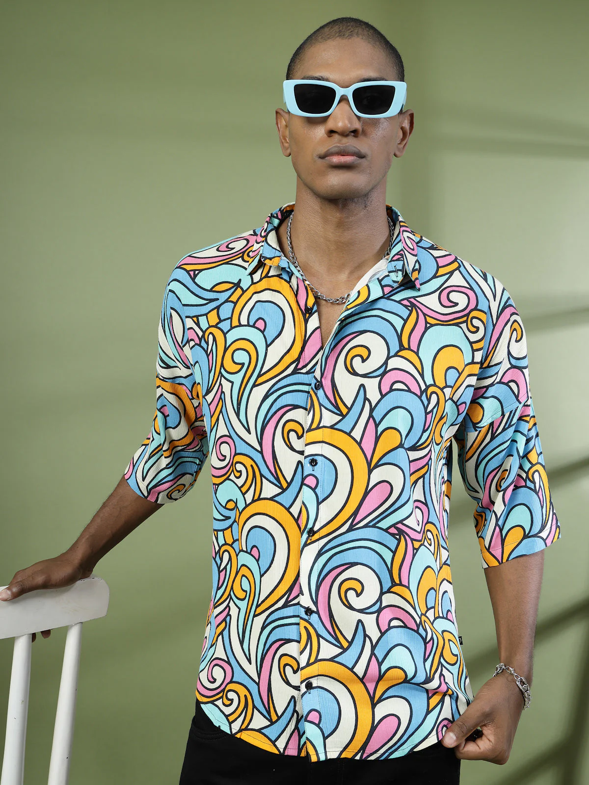 Men Oversized Cutaway Collar Shirt - Image 3