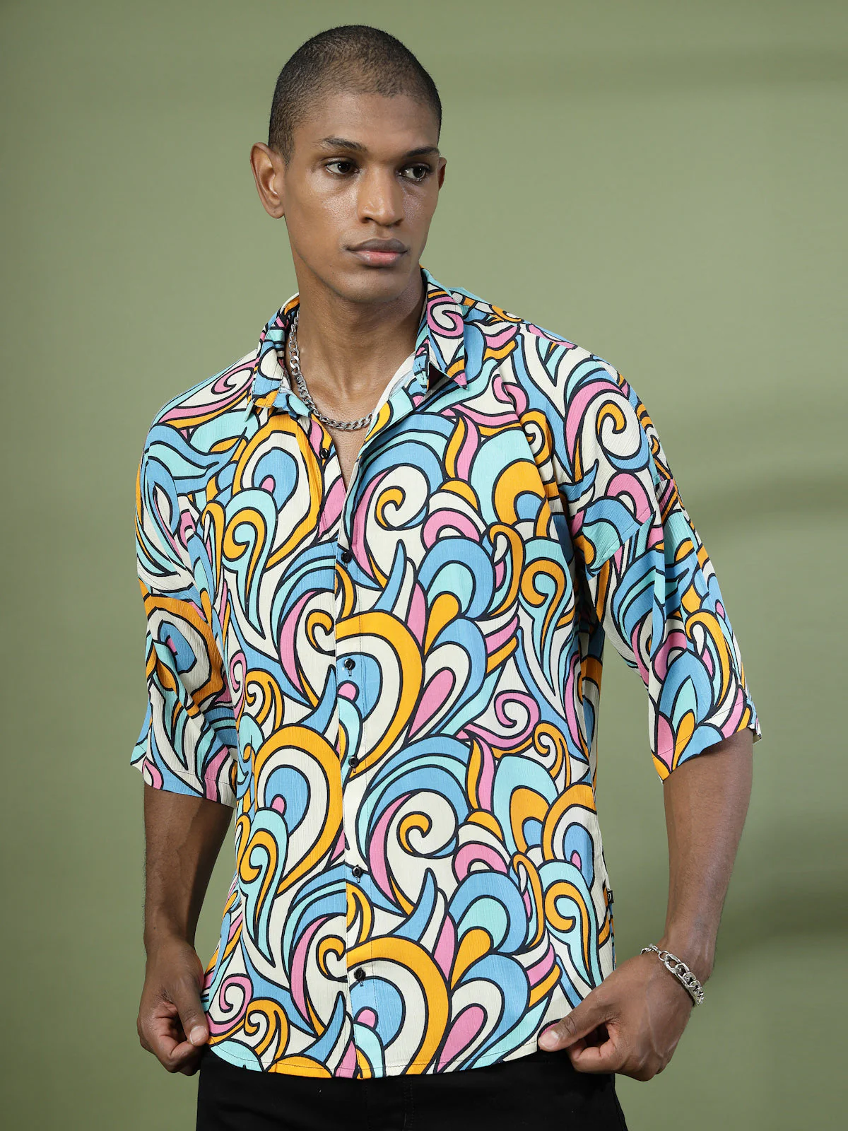 Men Oversized Cutaway Collar Shirt - Image 4