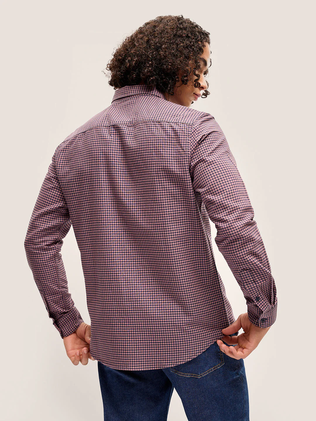 Men Pink Checked Slim Fit Casual Shirt - Image 2