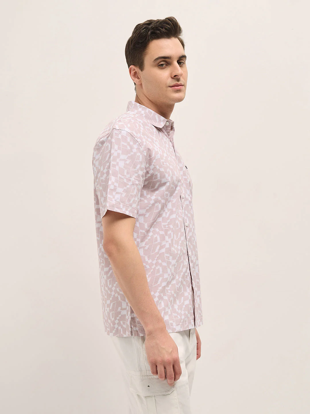 Men Pink Geometrical Print Relax Fit Casual Shirt - Image 3