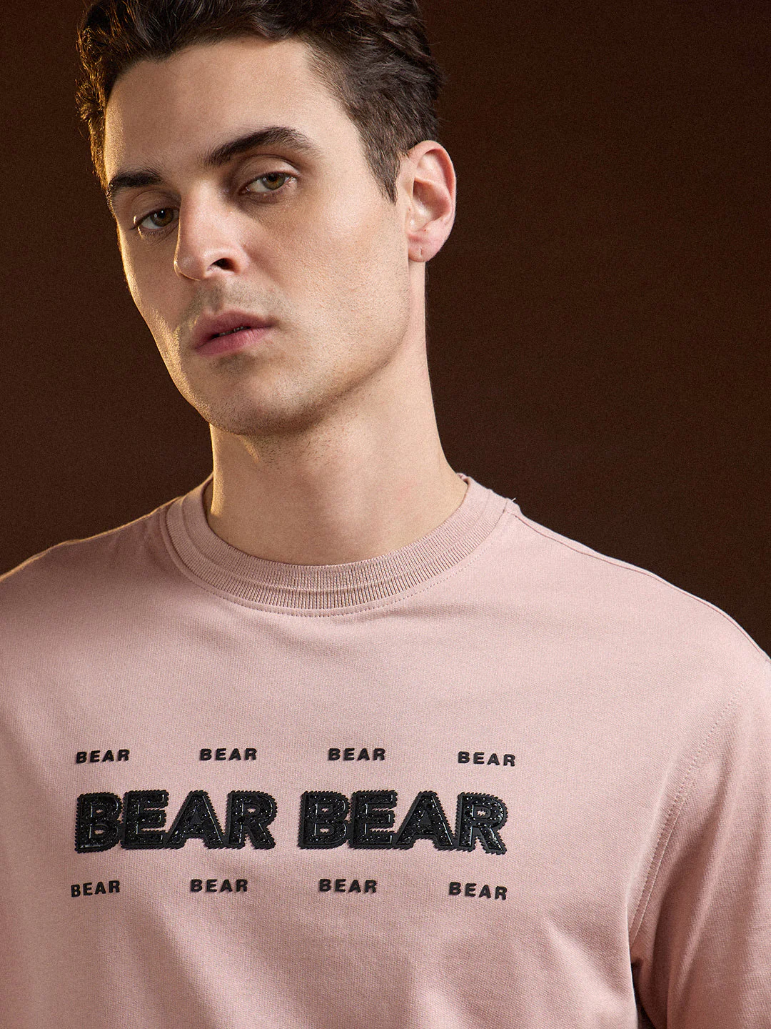 Men Pink Oversize Repeated "BEAR" Graphic Print Crew Neck T-shirt - Image 5