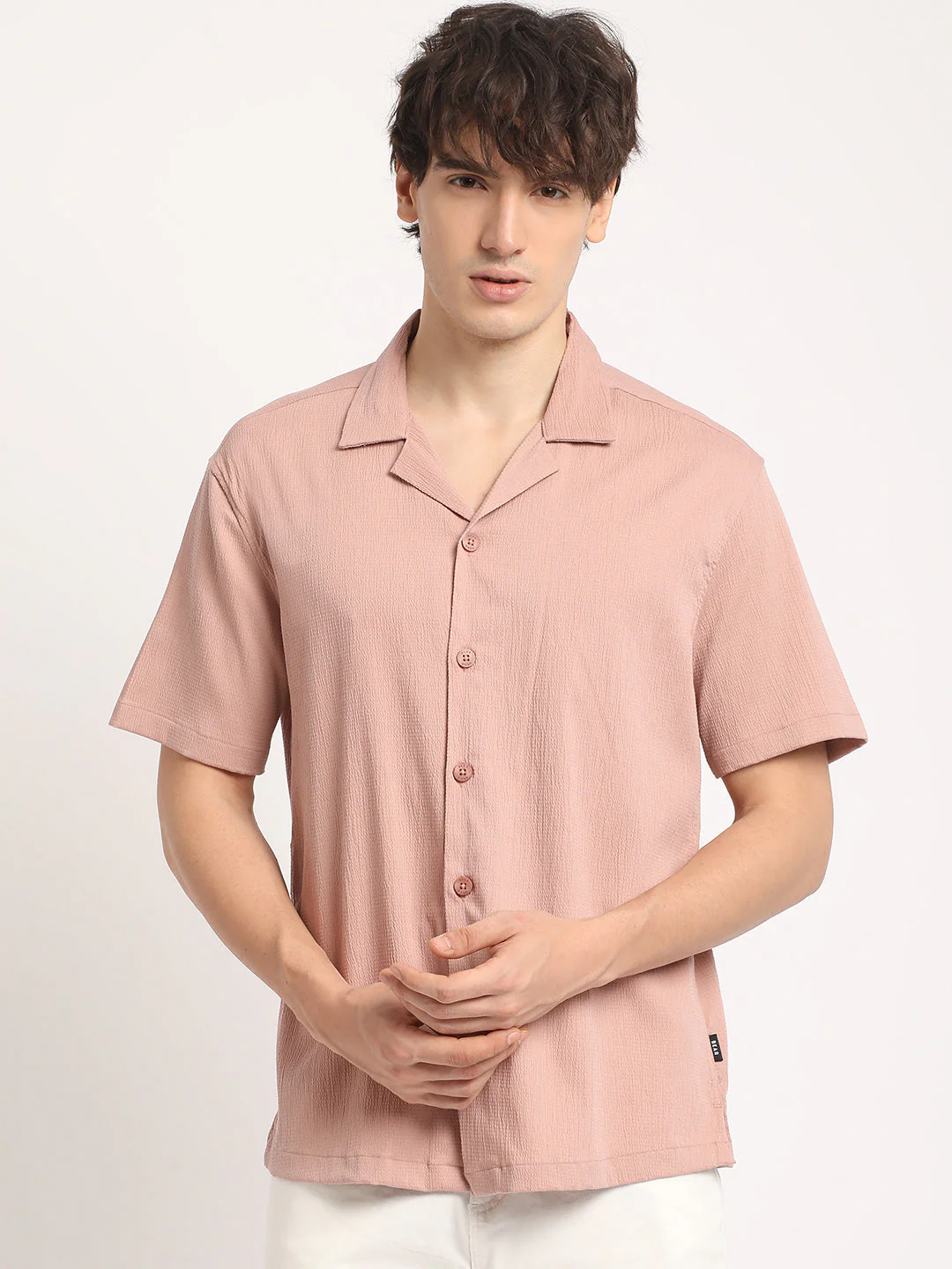 Men  Pink Solid Regular Fit Casual Shirt - Image 2