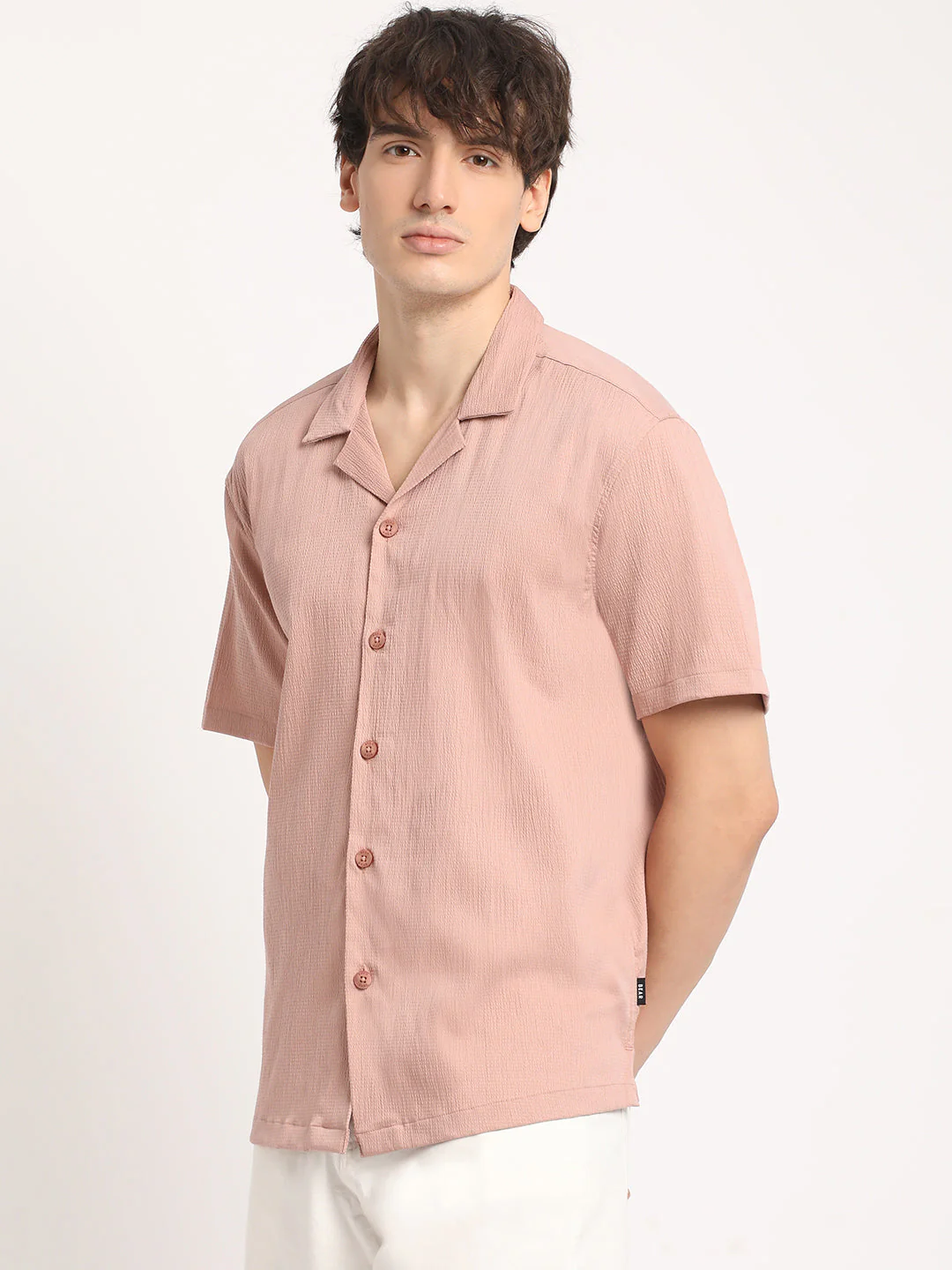 Men  Pink Solid Regular Fit Casual Shirt - Image 3