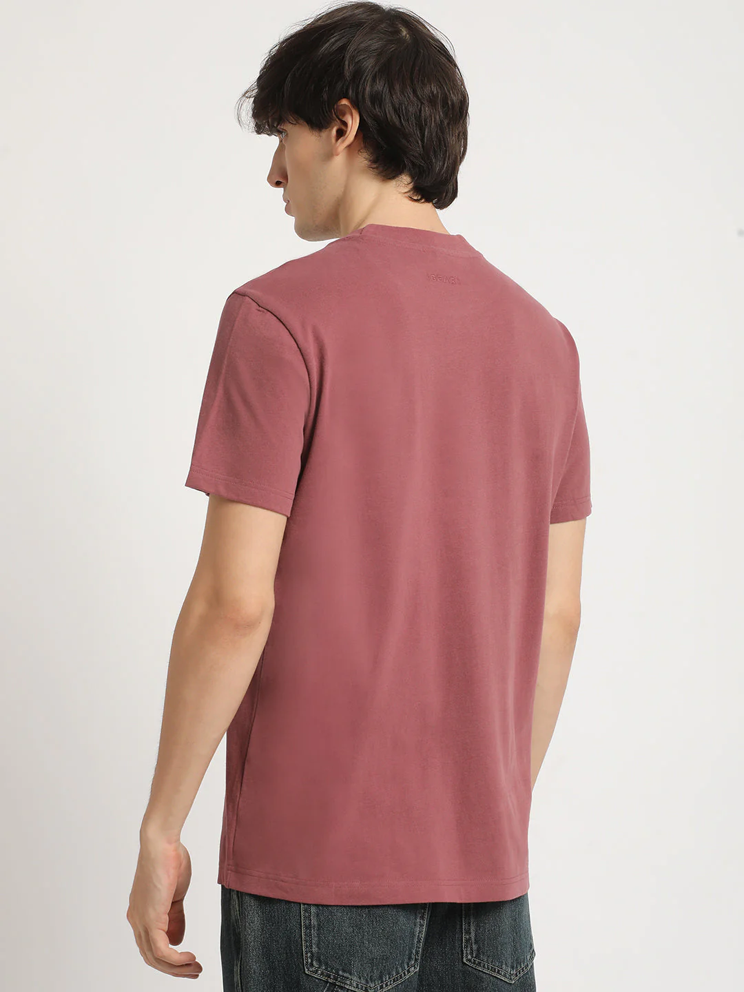 Men Pink Solid Relaxed Fit Round Neck T Shirt | The Bear House - Image 4