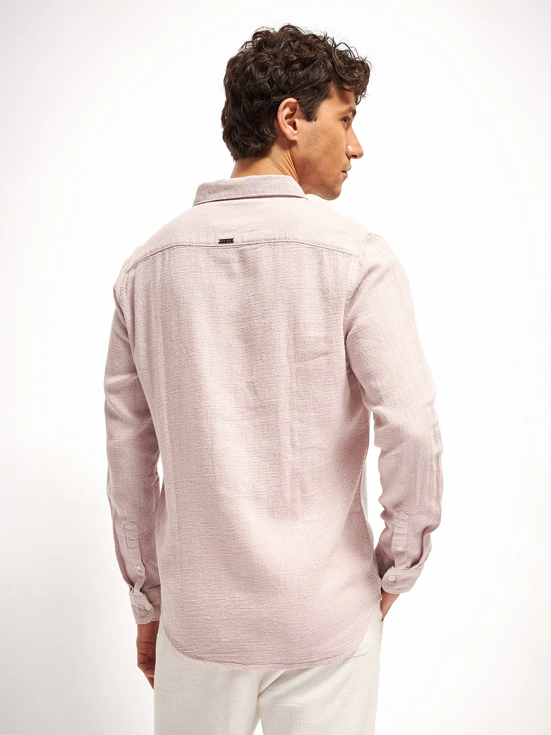 Men Pink Solid Slim Fit Casual Shirt - Image 2