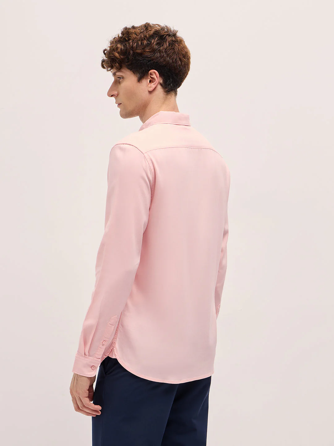 Men Pink Solid Slim Fit Casual Shirt - Image 2