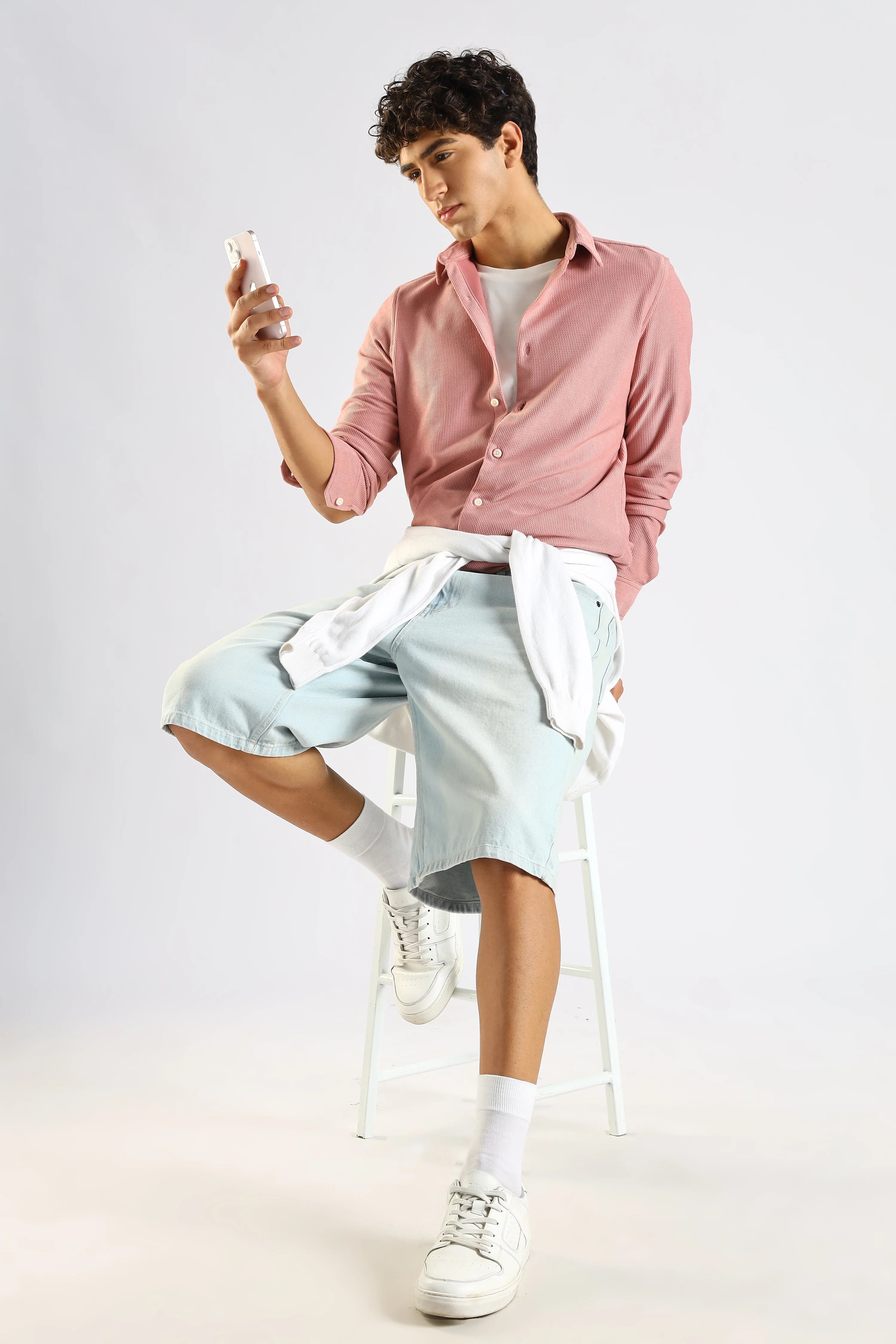 Men Pink Textured Spread Collar Shirt - Image 10