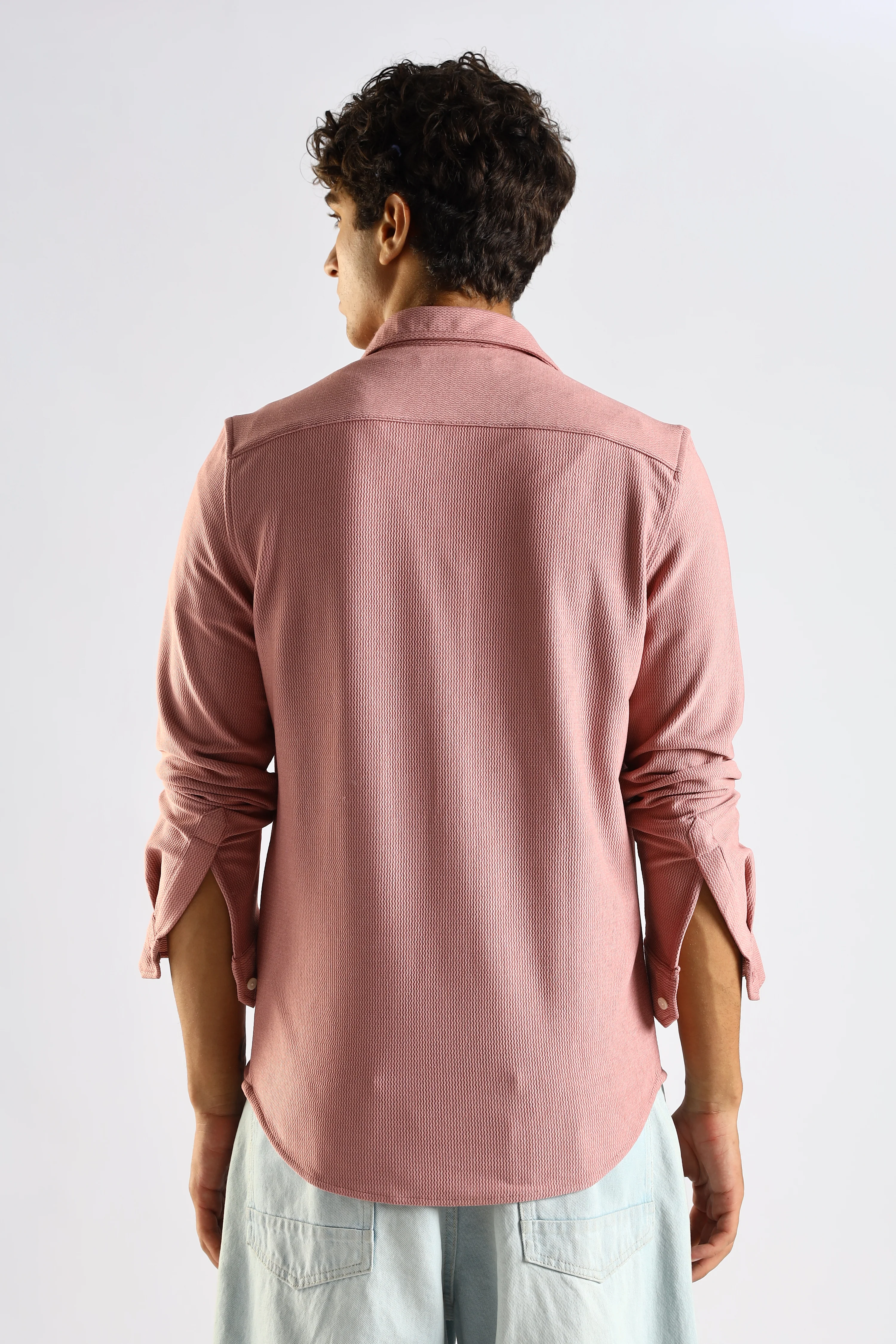 Men Pink Textured Spread Collar Shirt - Image 2