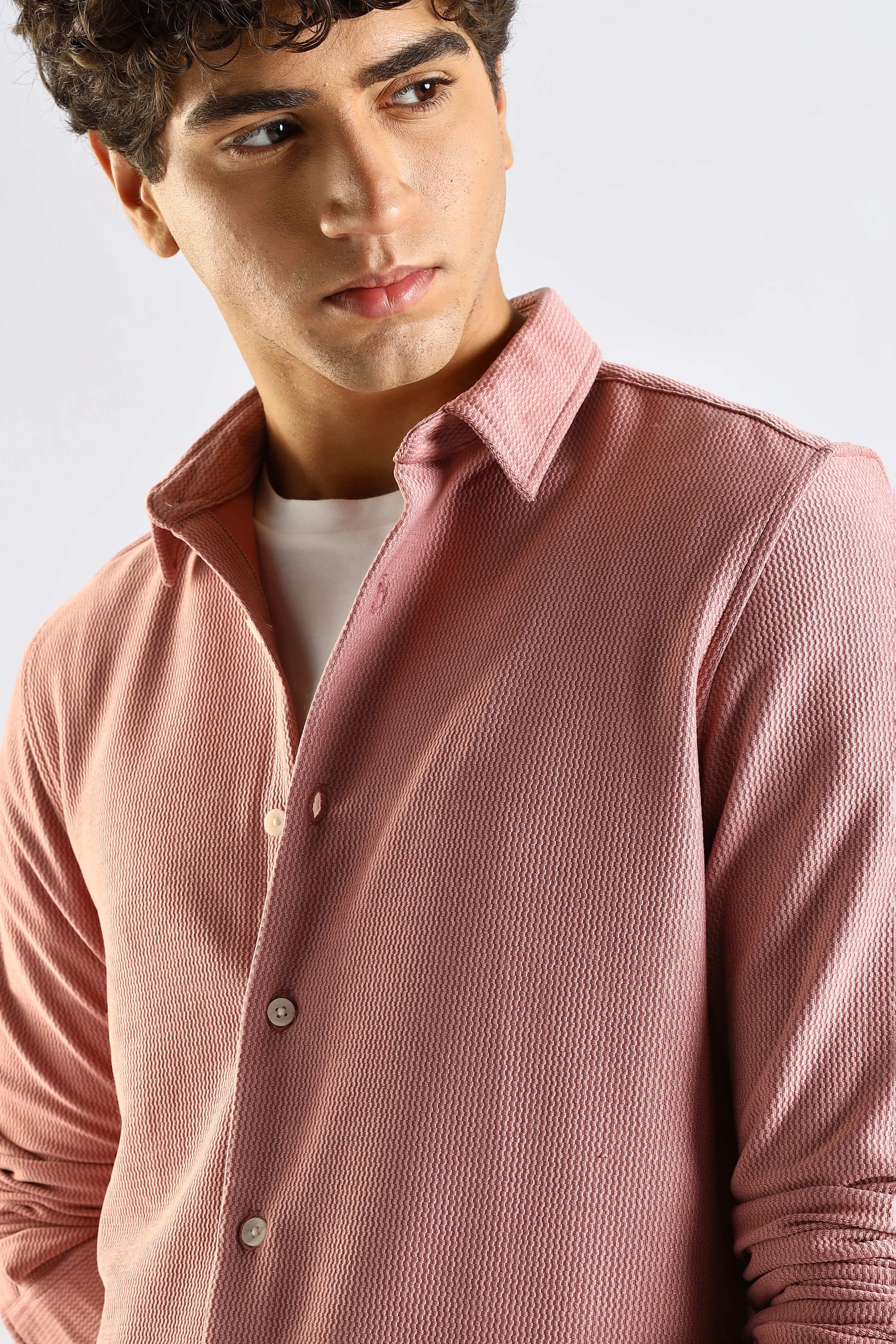 Men Pink Textured Spread Collar Shirt - Image 4