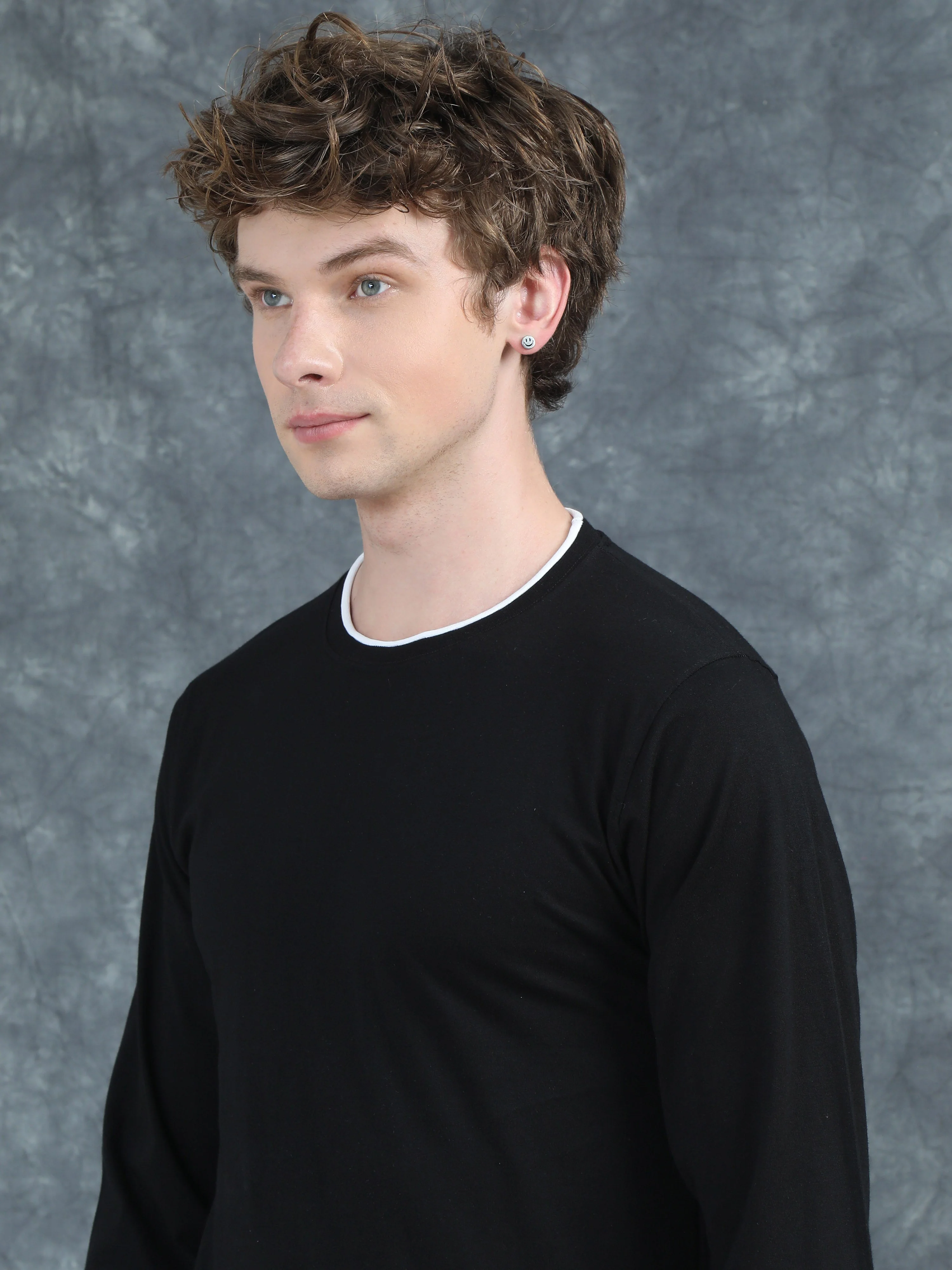 Men Piped Solid Black Full Sleeve T-Shirt - Image 4