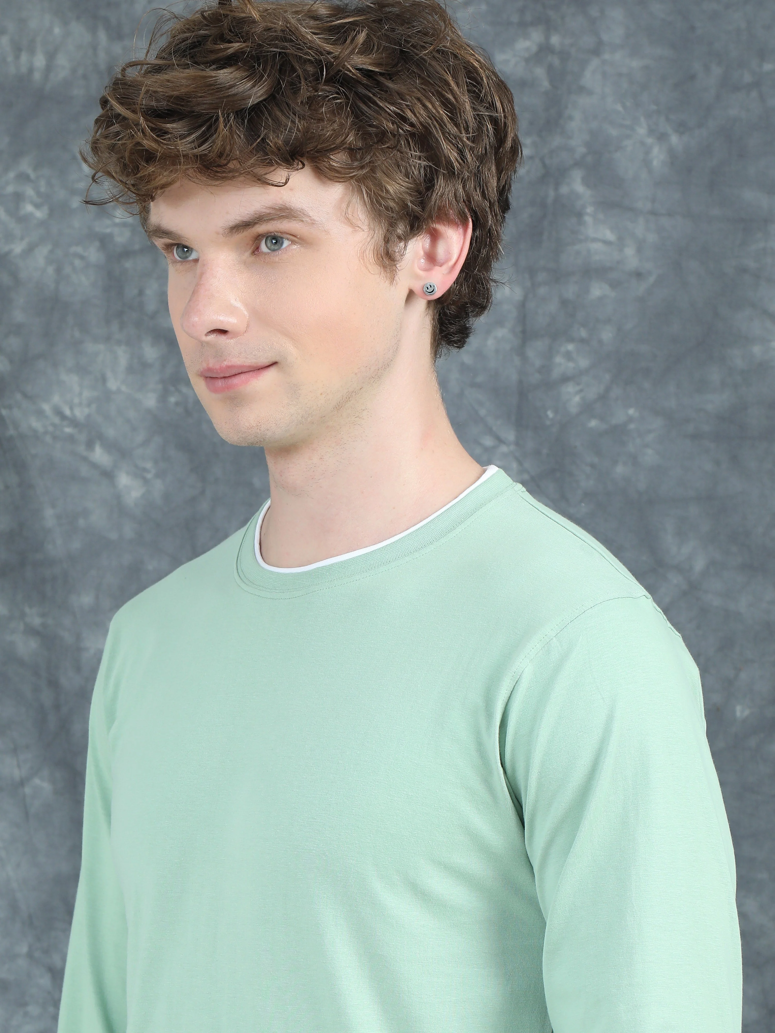 Men Piped Solid Green Full Sleeve T-Shirt - Image 4
