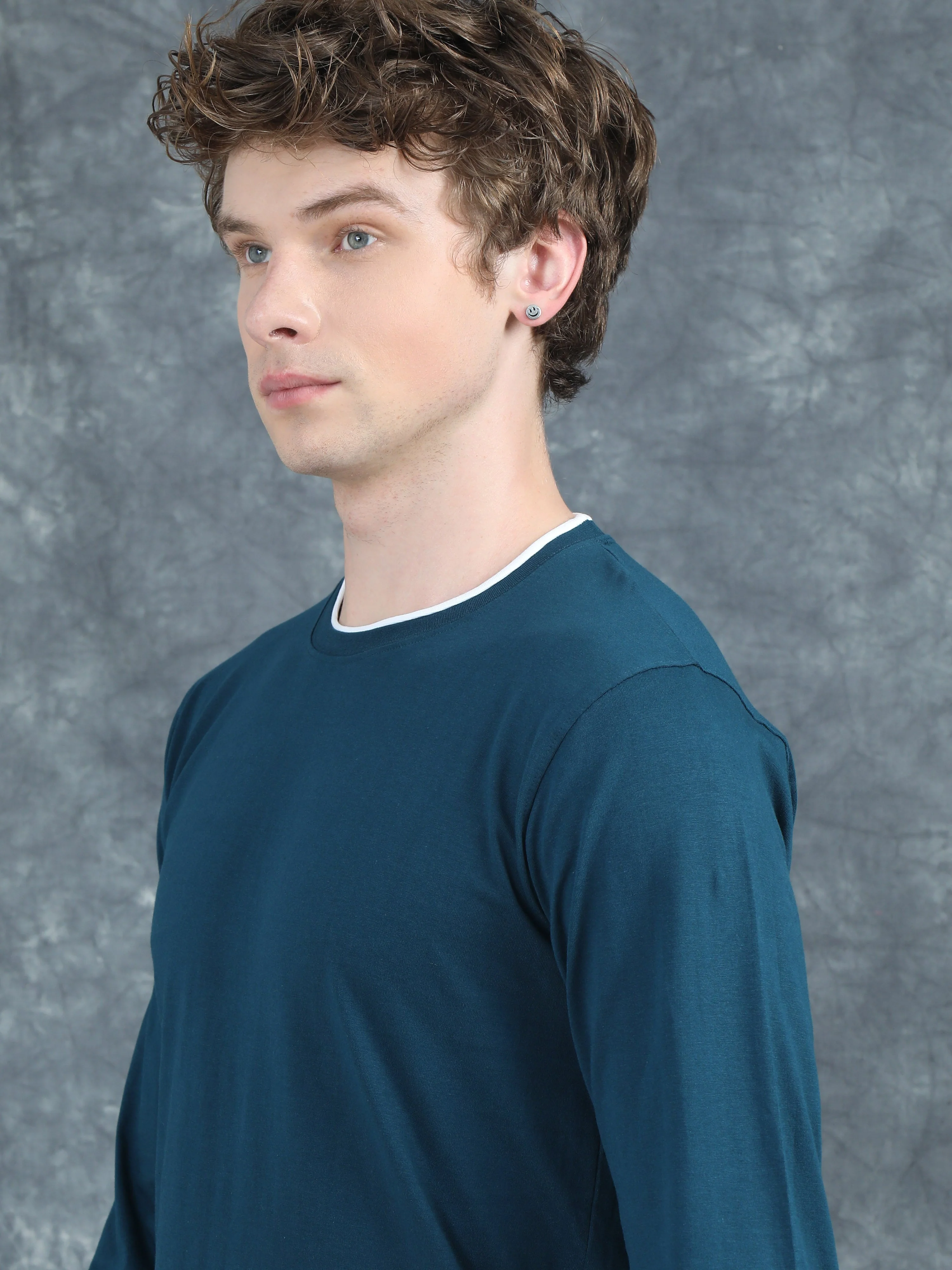 Men Piped Solid Teal Full Sleeve T-Shirt - Image 4