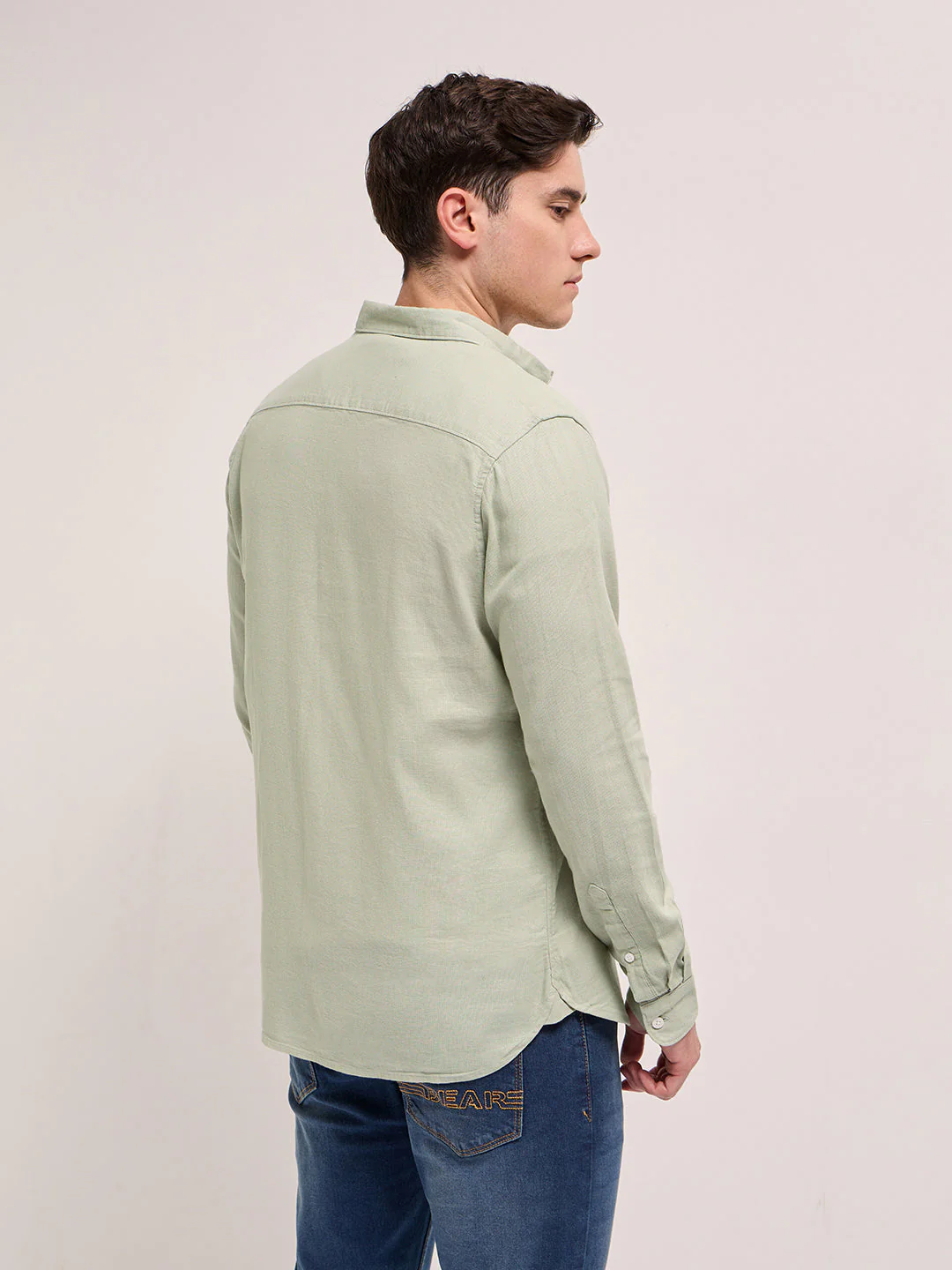 Men Pista green Solid Slim Fit Casual Shirt - Image 2