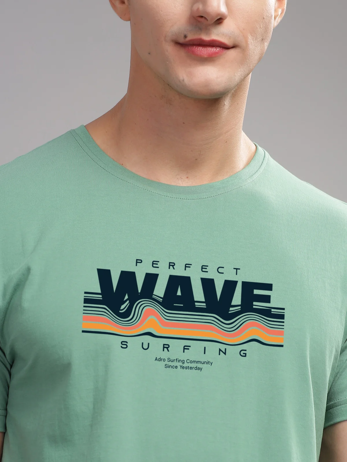 Men Green Round Neck T Shirt - Image 2