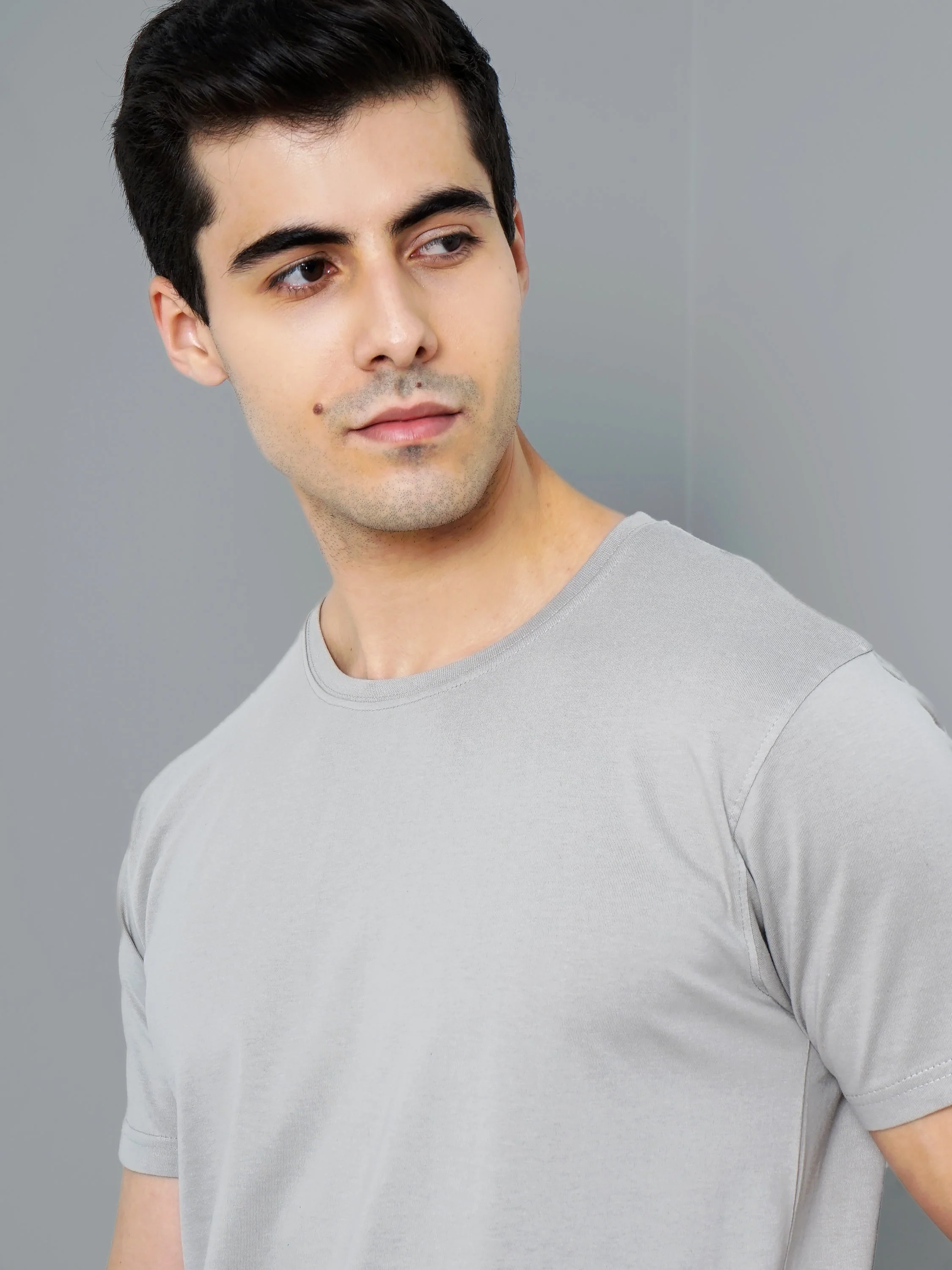 Men Plain Grey T-Shirt - Image 2