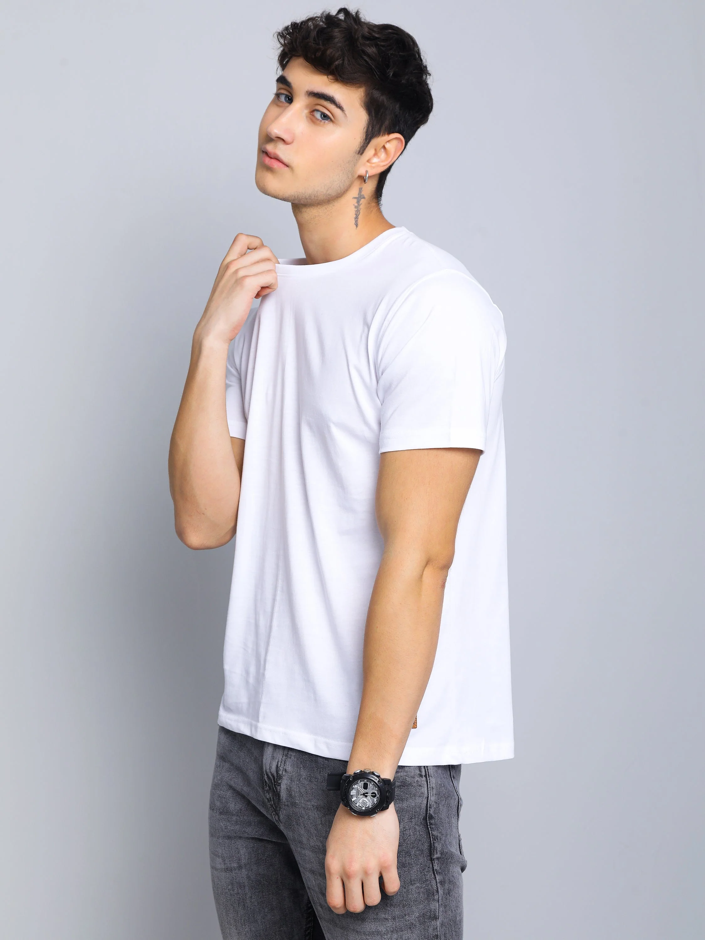 Men Plain White T-Shirt - Image 4